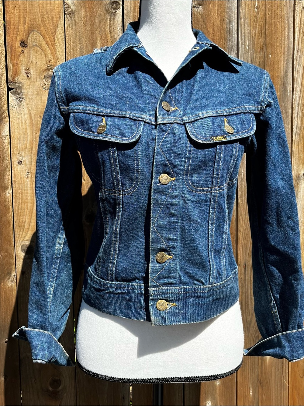 Vintage Lee Women’s Classic Dark Blue Denim Jacket Accepting Offers!